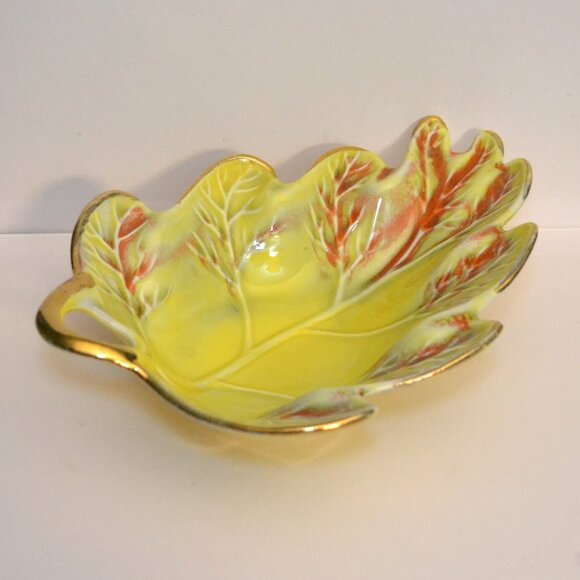 Vintage MCM California Pottery Candy/Trinket Dish Leaf Pattern  Marked USA 809 - Picture 1 of 8